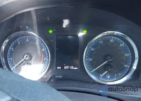 2018 Toyota Corolla Le z USA, uszkodzony, nr VIN 5YFBURHE6JP761043